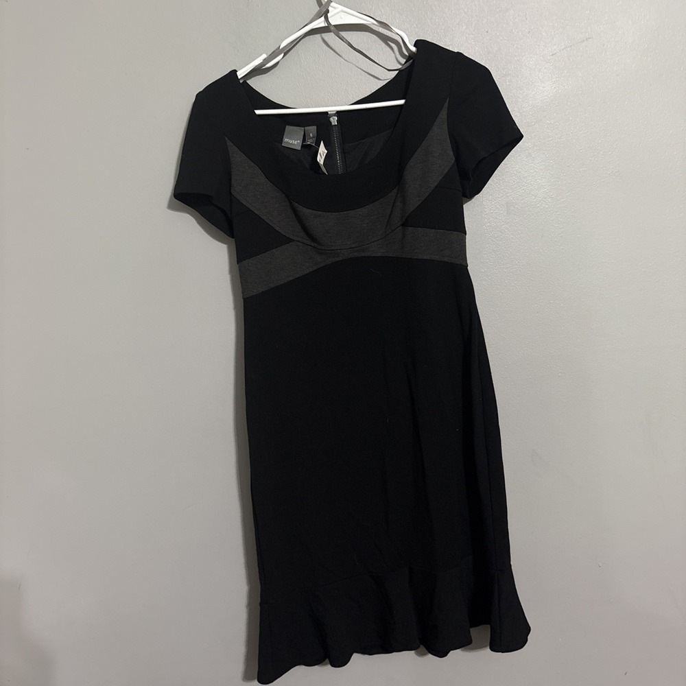 NEW Muse Women's Size 6 Dress Black & Gray Short Sleeves Above Knees